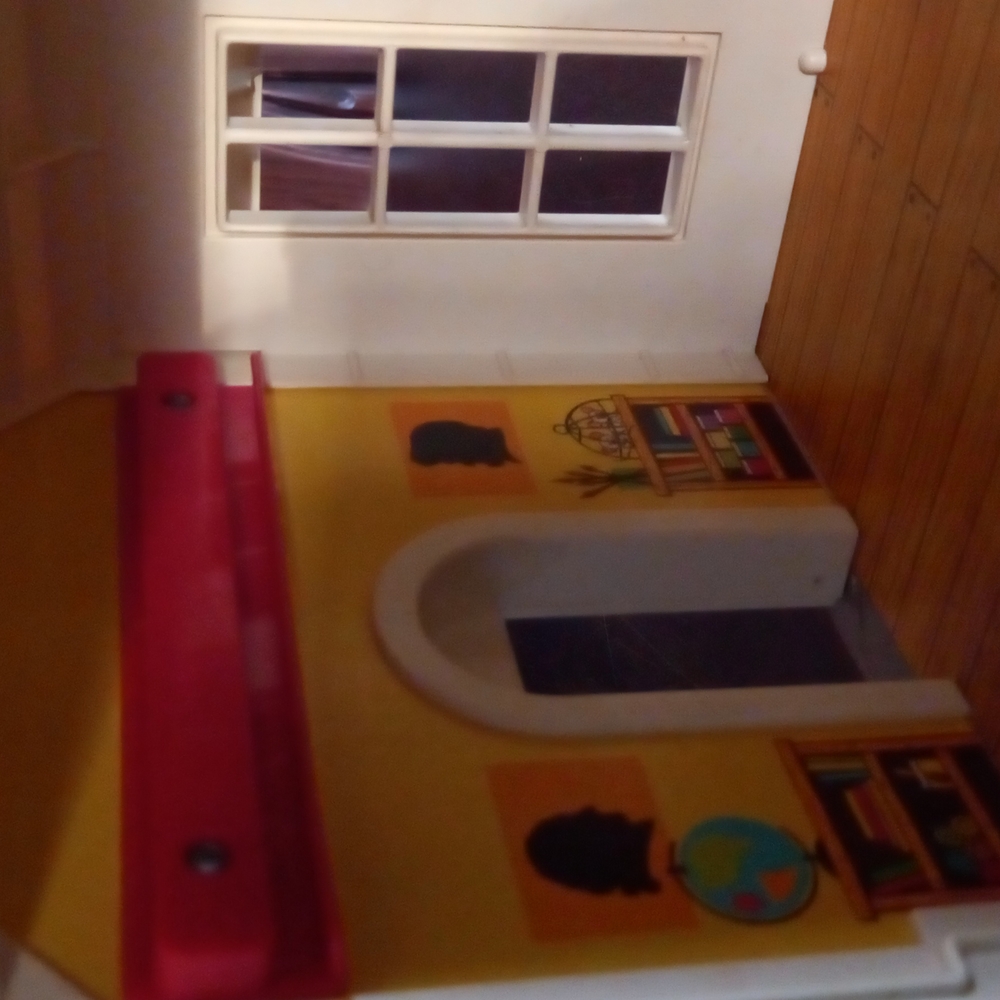 Reserved Vintage 1971 Fisher Price School house - Picture 2 of 15